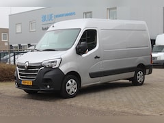 Renault Master - T35 2.3 dCi 135PK Euro6 L2H2 Work Edition ✓ 3-zits ✓ airco ✓ navigatie