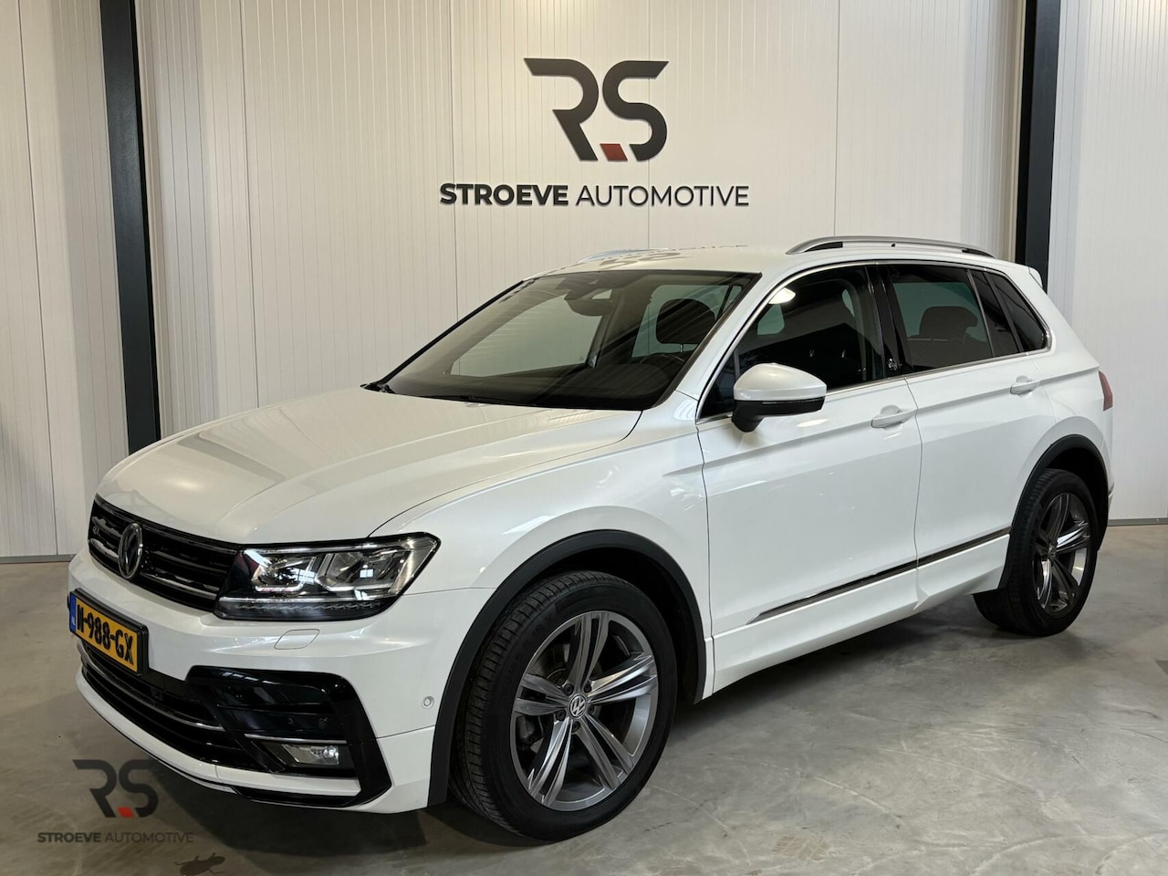 Volkswagen Tiguan - 1.4 TSI 150 pk DSG 4-Motion Comf. Buss. R | Navi | LED | Camera | PDC | ACC | Trekh. | Dig - AutoWereld.nl