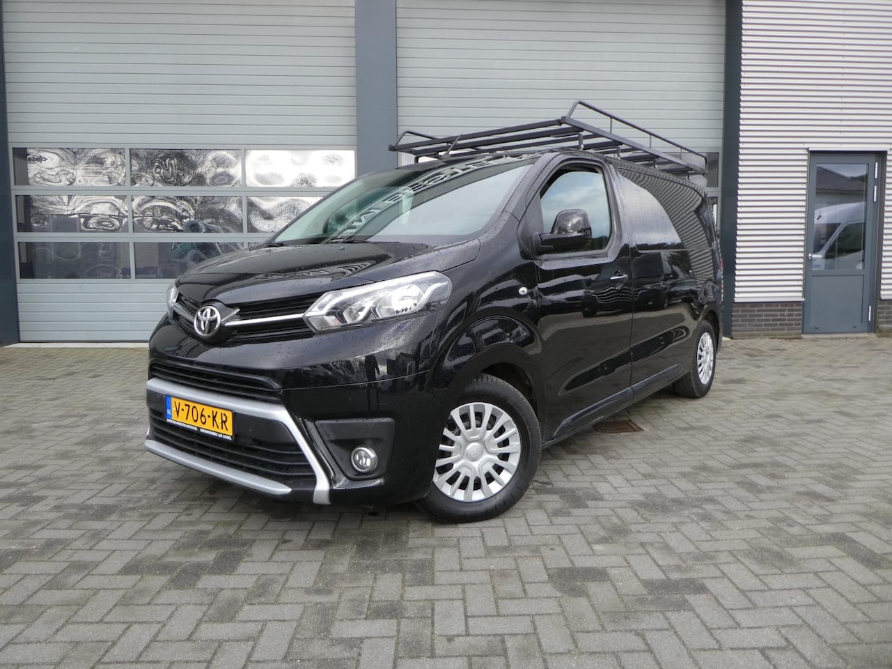 Toyota ProAce Worker - 1.6 D-4D L2 Airco, Navigatie, PDC, 3-Zits. - AutoWereld.nl