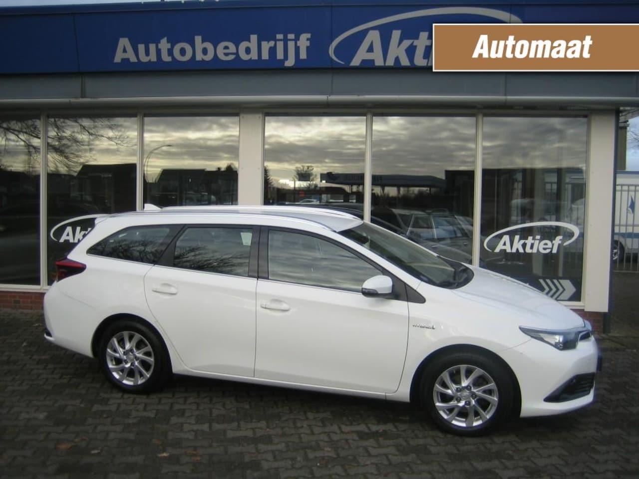 Toyota Auris - 1.8 Hybrid Aspiration 1.8 HYBRID ASPIRATION - AutoWereld.nl