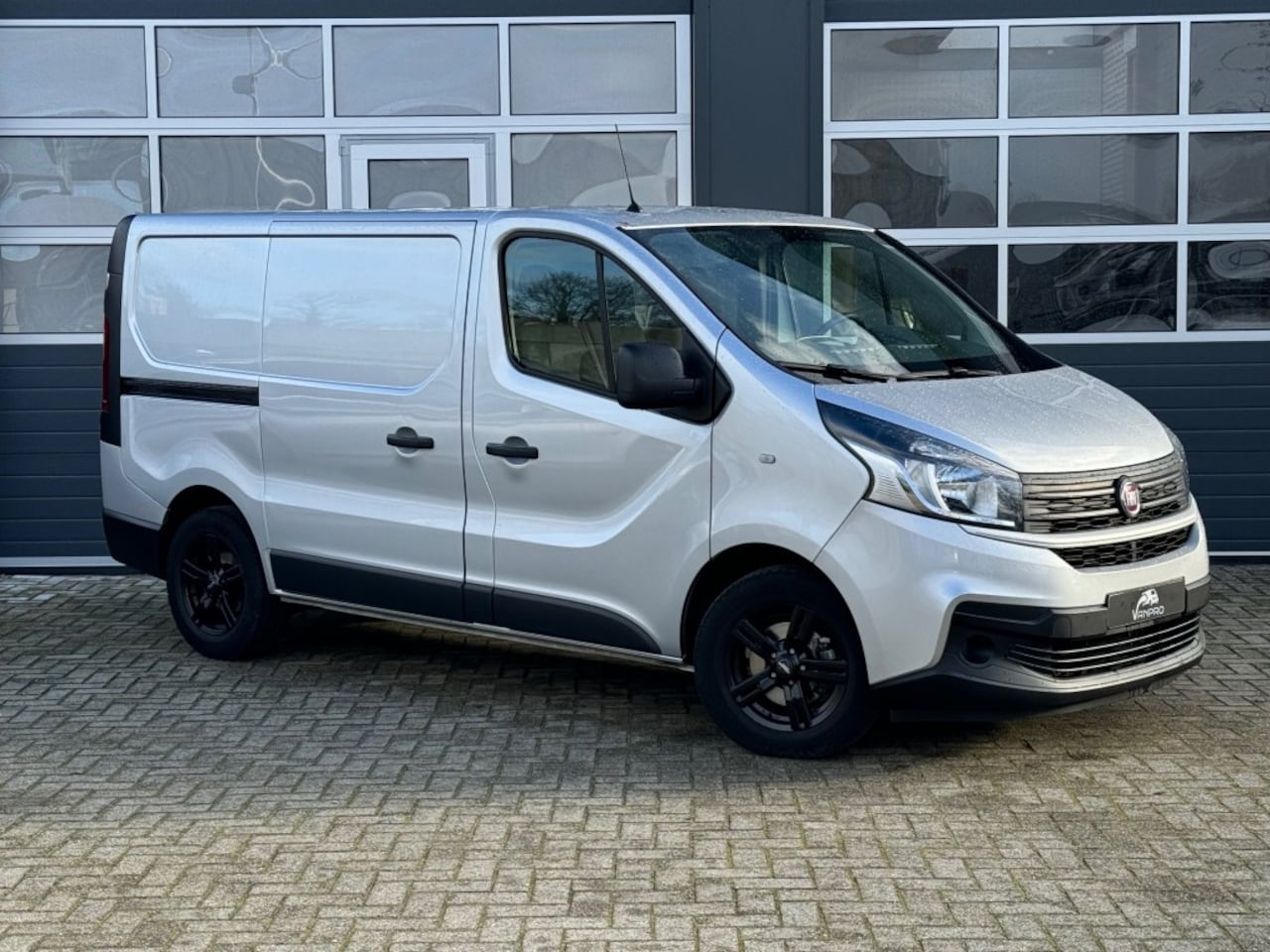 Renault Trafic - Fiat Talento - 2.0 MJ 145PK L1H1/ Navi / Cruise / Trekhaak / 1e - AutoWereld.nl