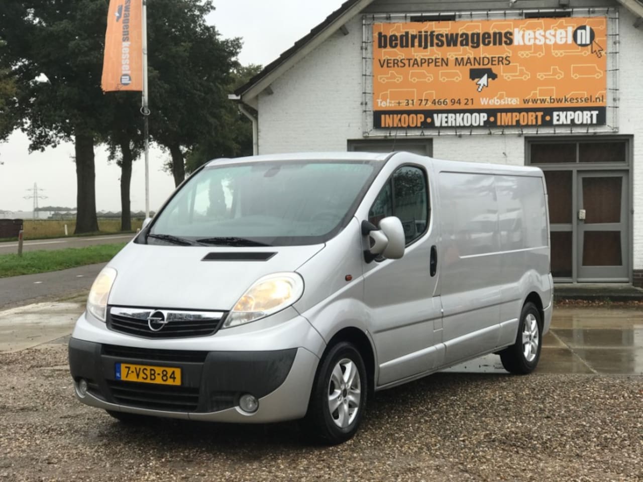 Opel Vivaro - 2.5 CDTI 107 kW L2H1 Airco - AutoWereld.nl