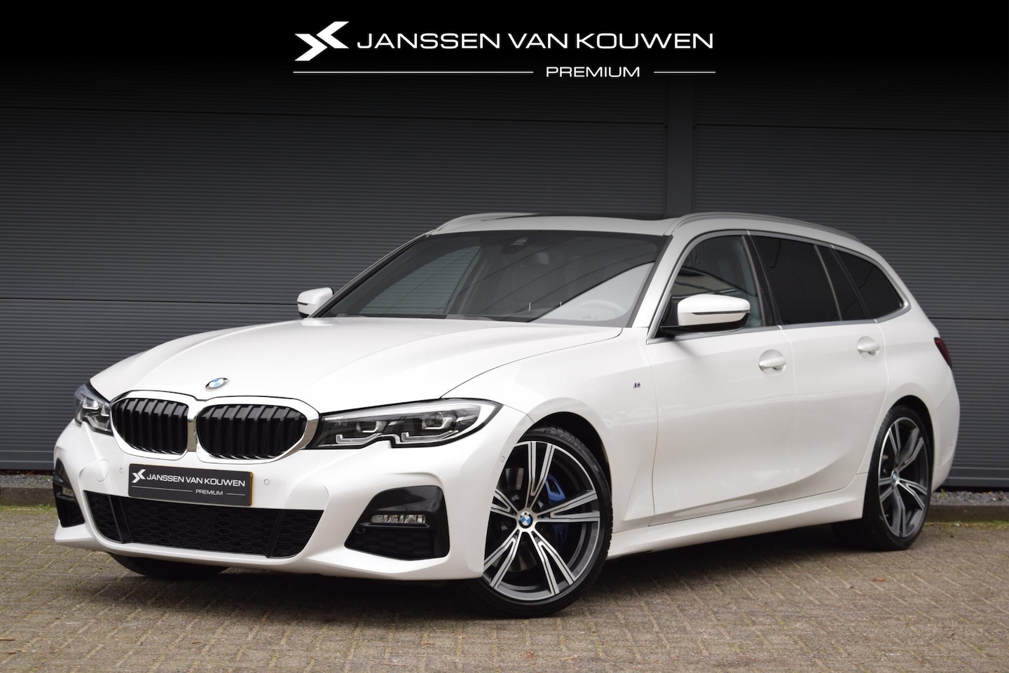 BMW 3-serie Touring - 330i High Executive Edition / Panoramadak / M-Sport / Apple Carplay - AutoWereld.nl