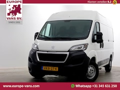 Peugeot Boxer - 2.2 BlueHDi 120pk L2H2 Premium Airco/Navi/2x Schuifdeur 04-2021