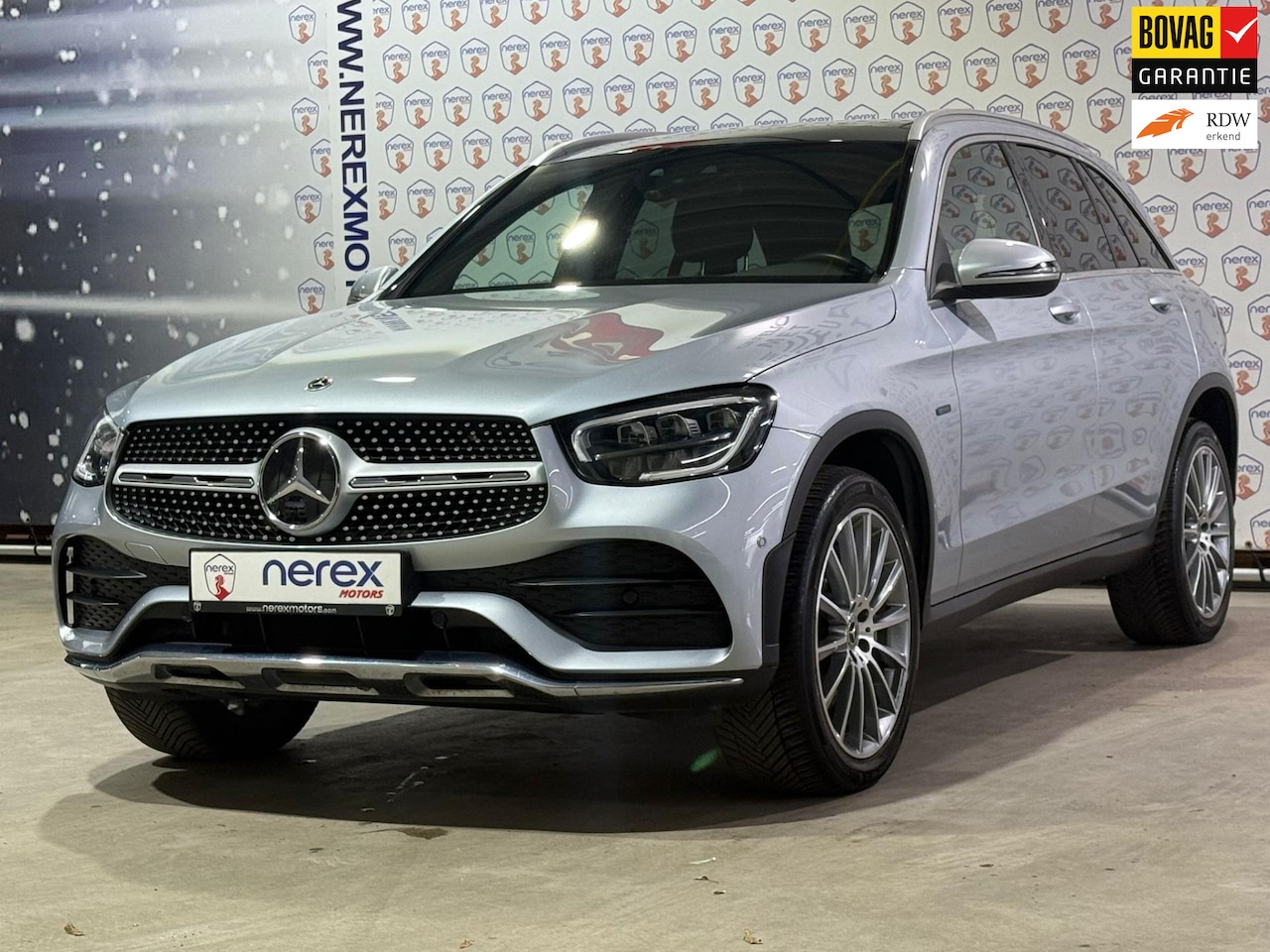 Mercedes-Benz GLC-klasse - 300e 4MATIC Business Solution AMG | Pano | Burmester | Trekhaak - AutoWereld.nl