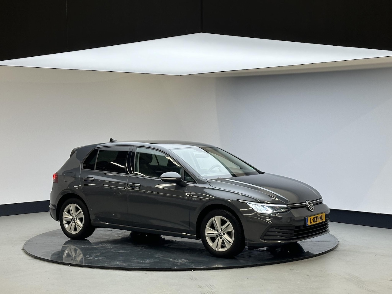 Volkswagen Golf - 1.5 eTSI Style|Winterpakket|4Seasonband|Trekhaak - AutoWereld.nl