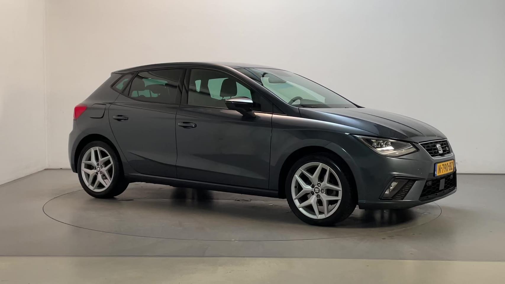 Seat Ibiza - 1.0 TSI 110pk FR Business Intense Plus Camera Navigatie LED DAB+ - AutoWereld.nl