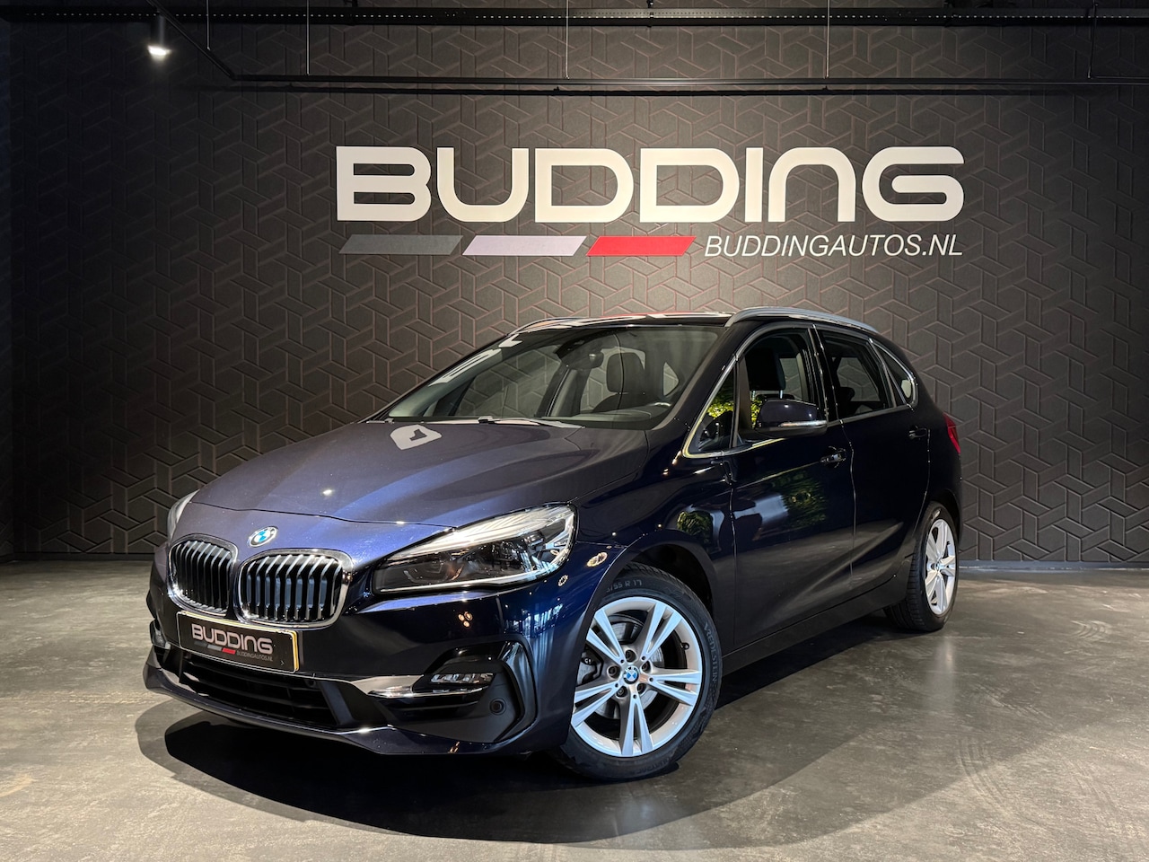 BMW 2-serie Active Tourer - 218i Corporate Lease High Exe | Trekhaak | Head-up - AutoWereld.nl