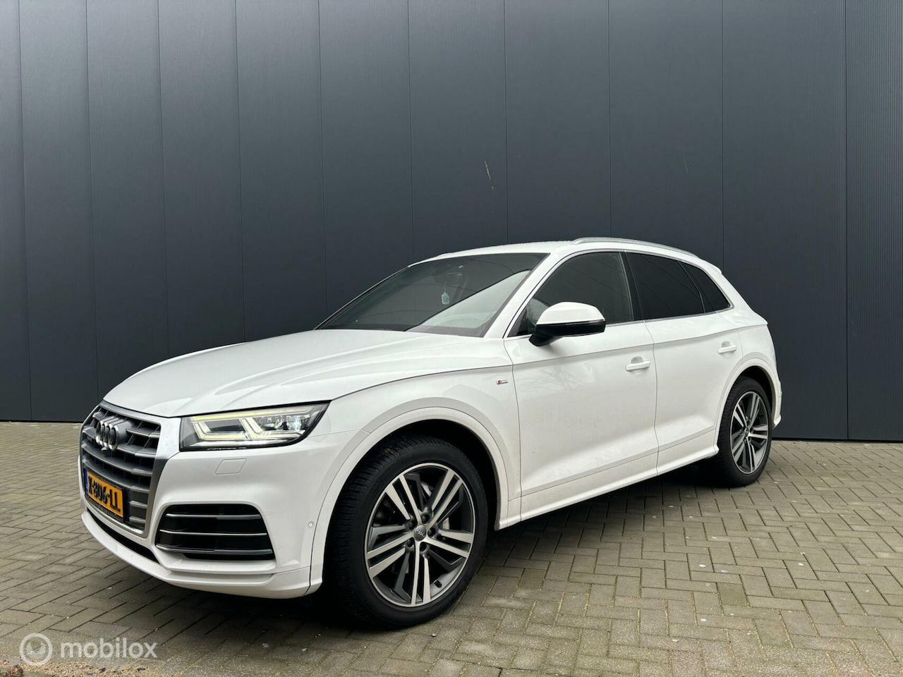 Audi Q5 - 3.0TDI quattro Sport SLine Black Edition euro 6 2018 - AutoWereld.nl