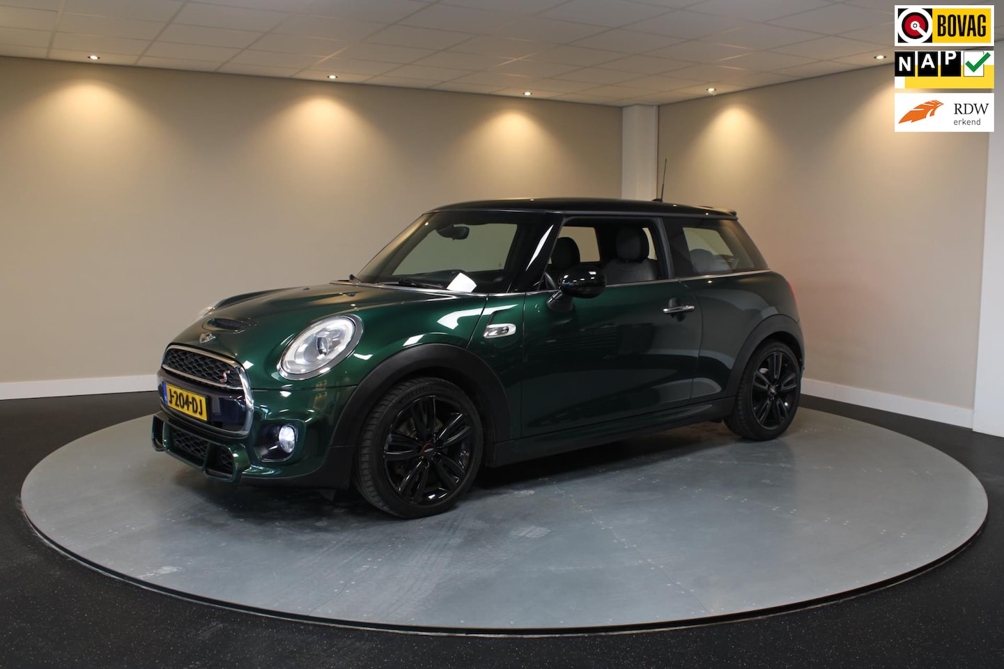 MINI Cooper S - Mini 2.0 Chili Serious Business *JCW Package!* - AutoWereld.nl