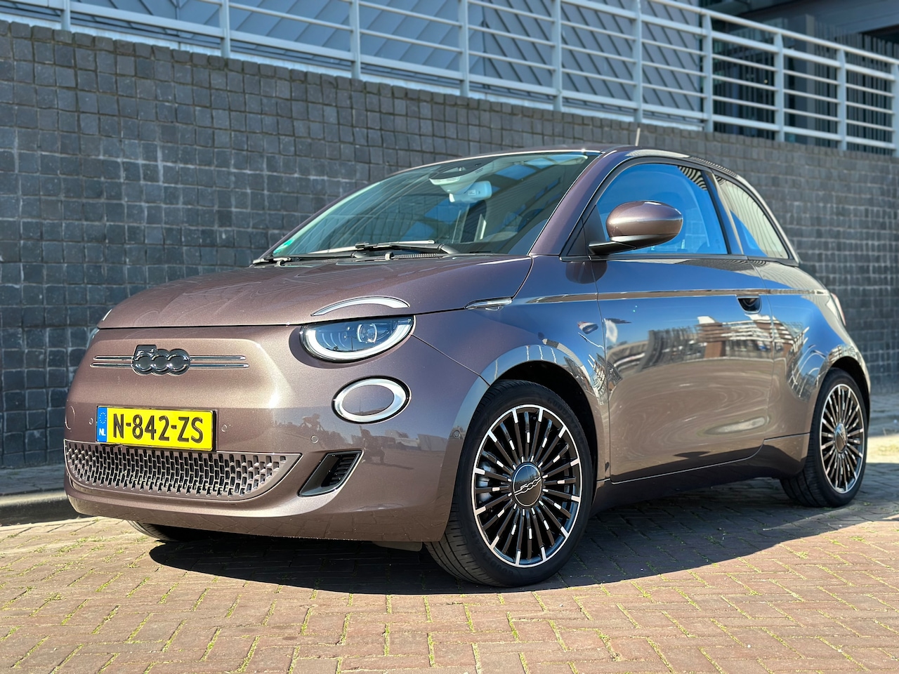 Fiat 500 - Icon Camera | Navi | Blind spot | 17"LMV | Keyless - AutoWereld.nl