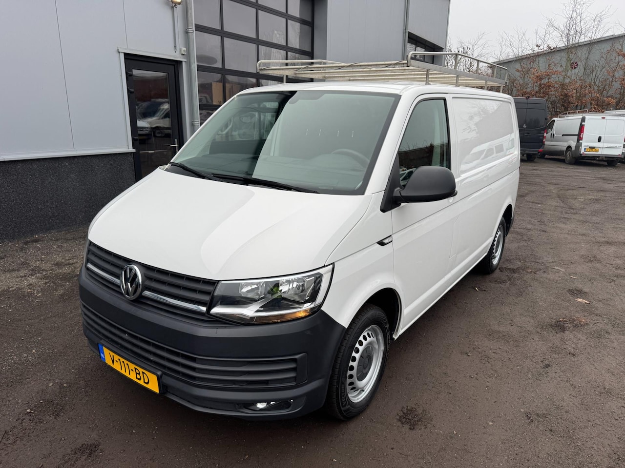 Volkswagen Transporter - 2.0 TDI L1H1 Cruise / Navi / Imperiaal / Boekjes - AutoWereld.nl