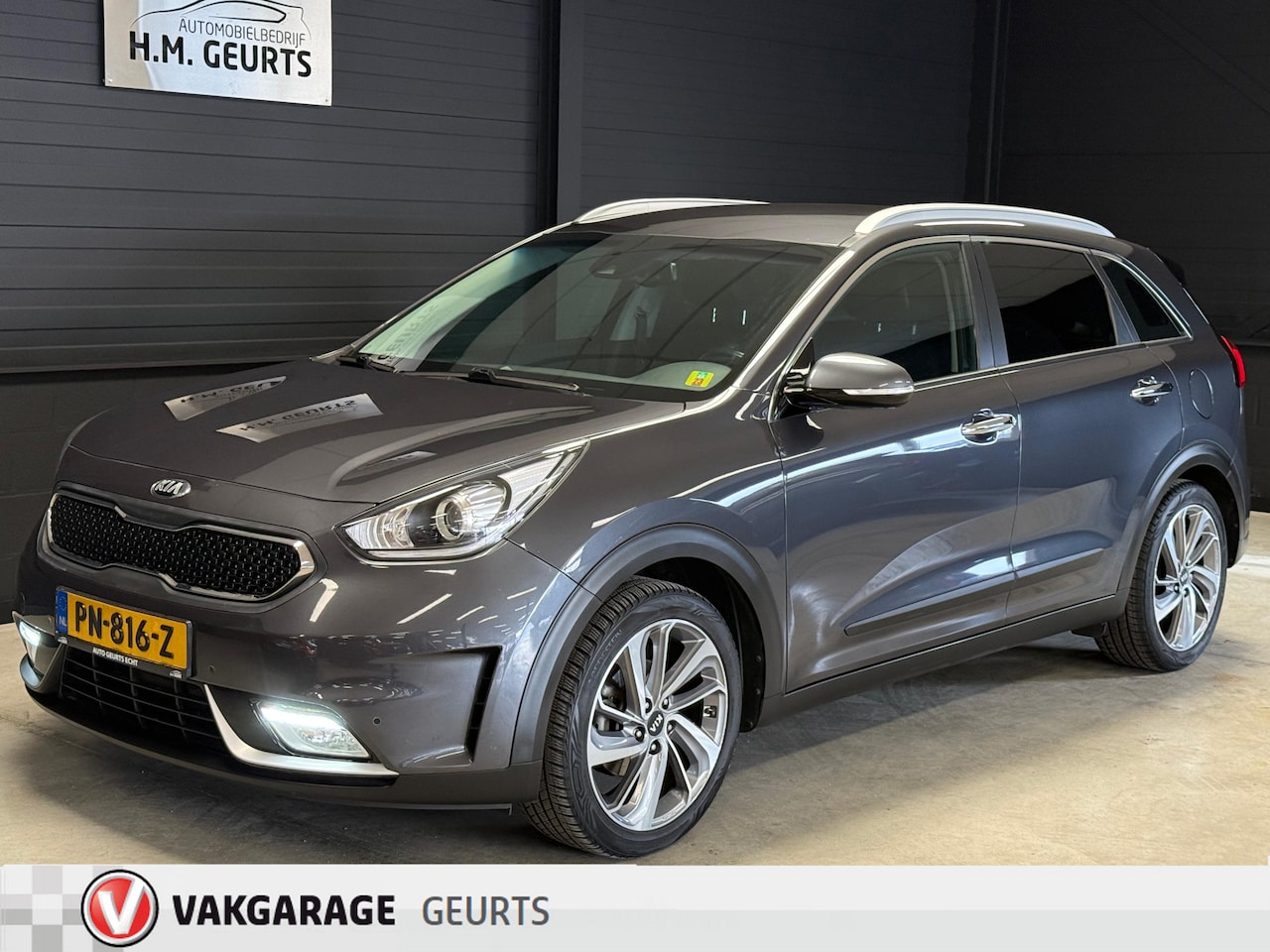 Kia Niro - 1.6 GDi Hybrid DynamicLine Leder Navi Clima Camera Cruise 18inch! - AutoWereld.nl