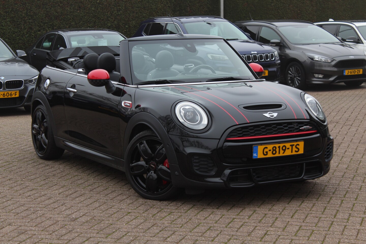 MINI Cabrio - Mini 2.0 John Cooper Works Chili / JCW Pro uitlaat / Camera / Head-up / Leder / 18'' / Key - AutoWereld.nl