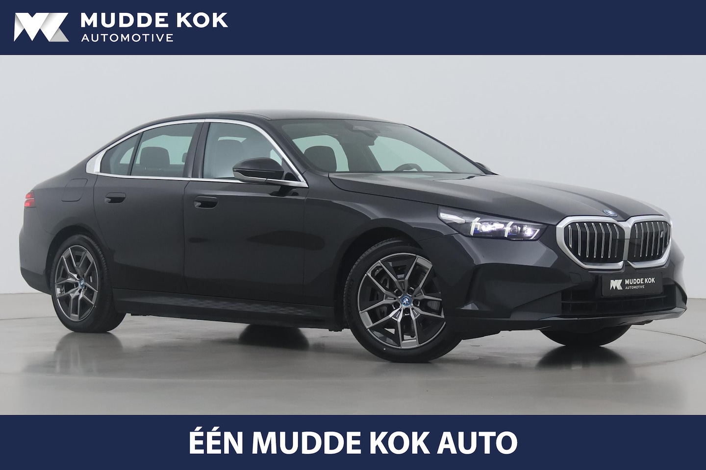 BMW i5 - eDrive40 84 kWh | Leder | BLIS | ACC | Camera | Stoelverwarming | 19 Inch - AutoWereld.nl