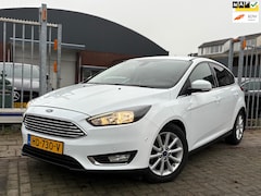 Ford Focus - 1.0 Titanium|Luxe uitv | Navigatie | trekhaak | 16” LMV | Climate control |