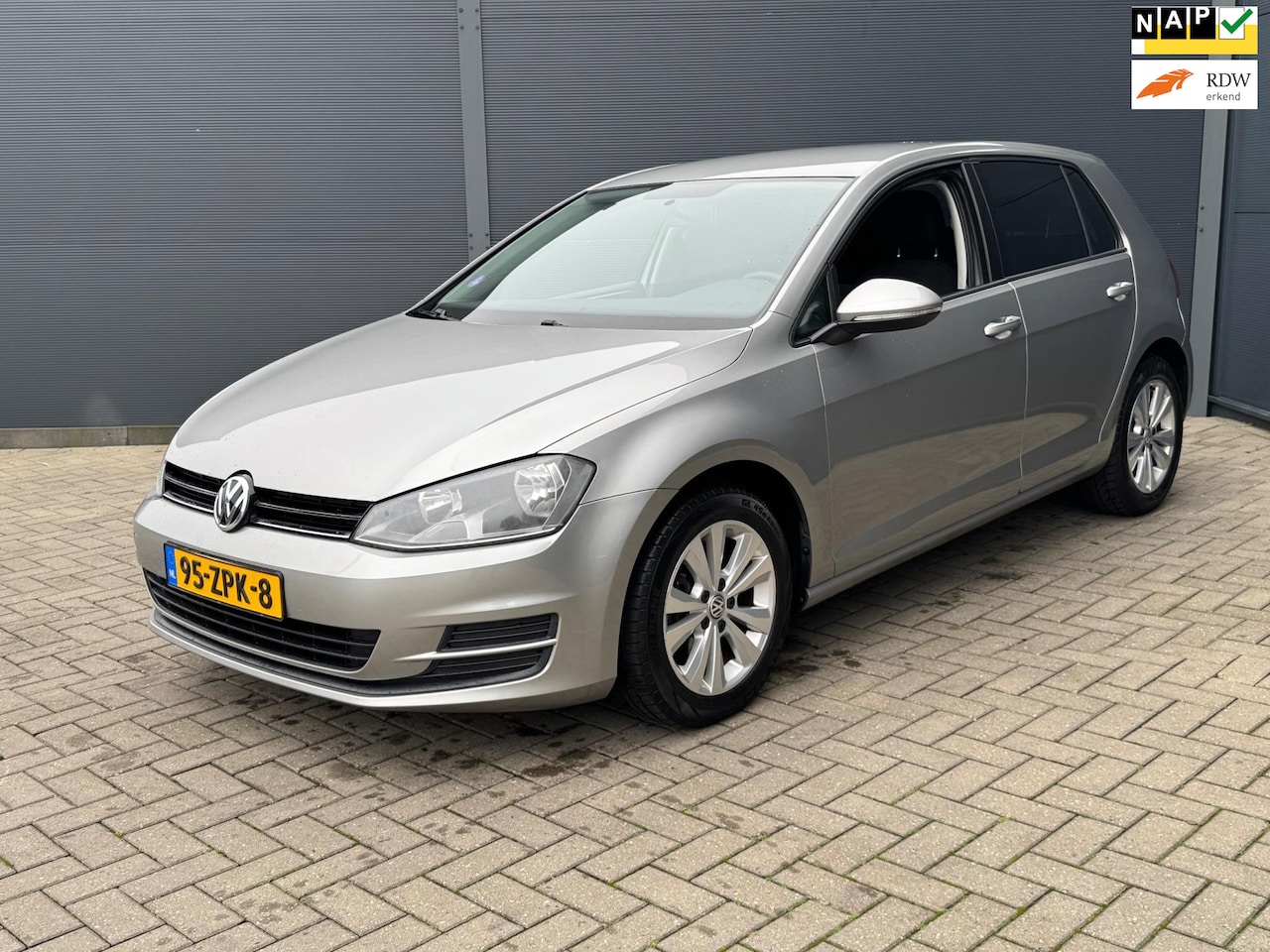 Volkswagen Golf - 1.2 TSI Nap / Trekhaak - AutoWereld.nl