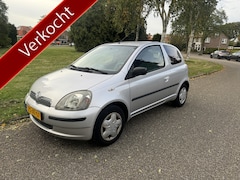 Toyota Yaris - 1.0-16V VVT-i Sol Leuke auto met APK