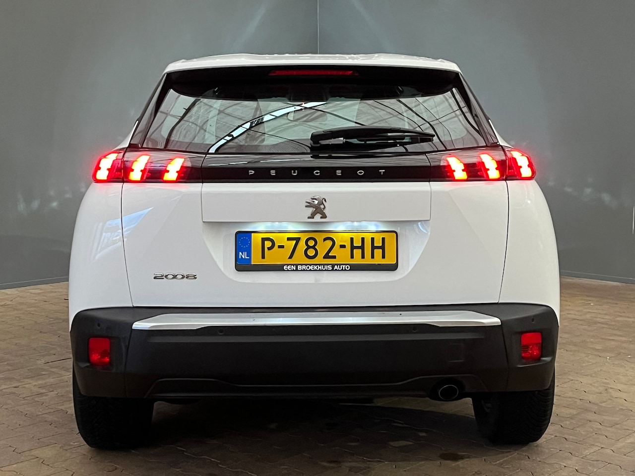 Peugeot 2008 - 1.2 PureTech Active Pack Peugeot 2008 1.2 PureTech Active Pack 100 Handmatig | Apple Carpl - AutoWereld.nl