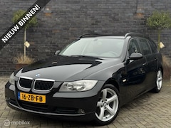 BMW 3-serie Touring - 318i High Executive