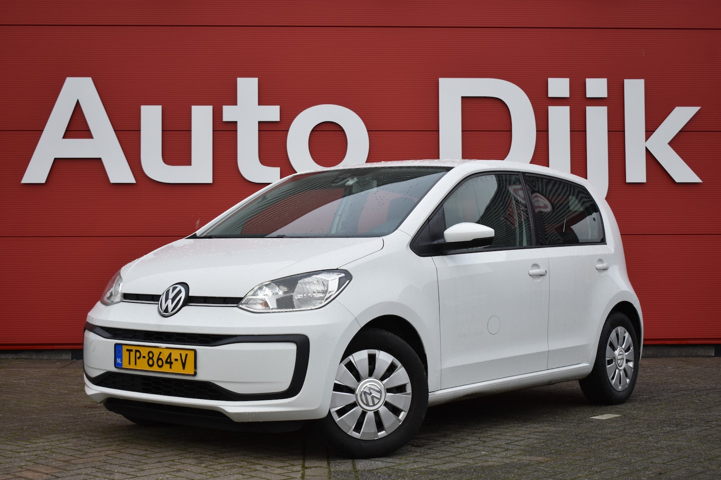 Volkswagen Up! - 1.0 BMT move up! LED | Airco | Bluetooth | DAB - AutoWereld.nl