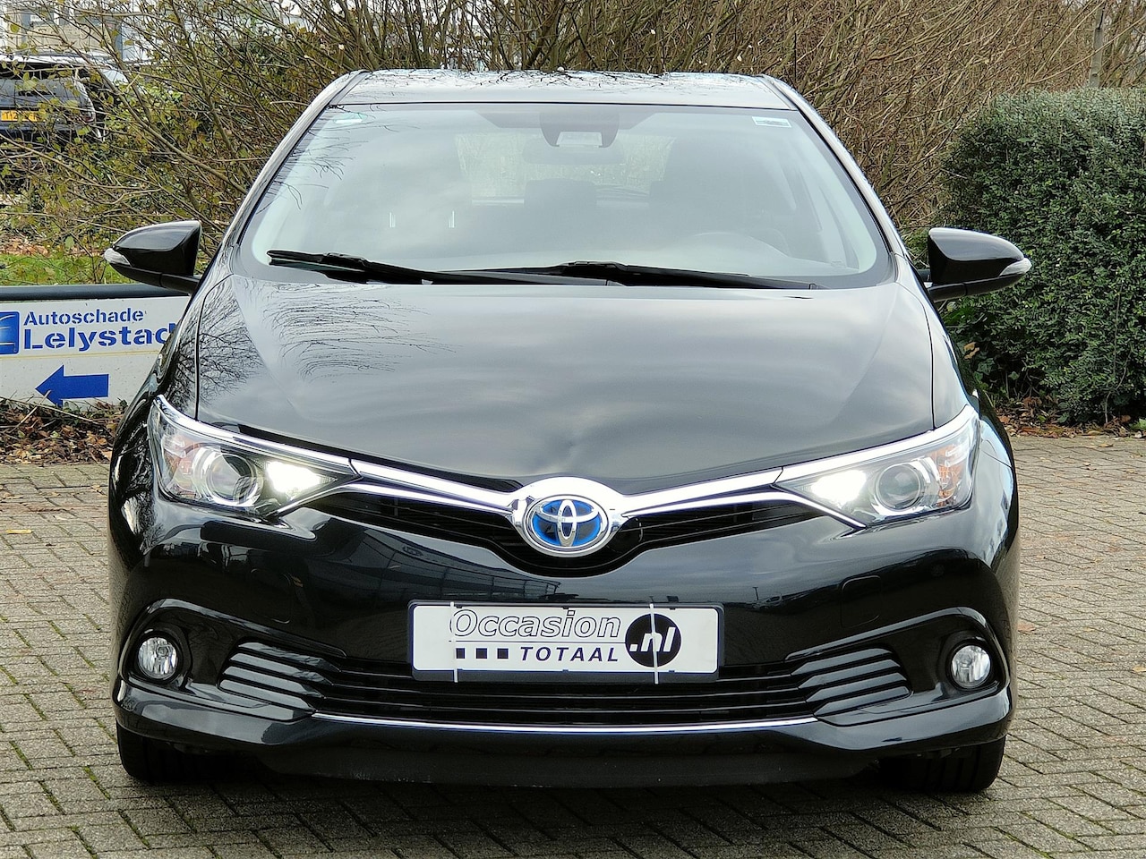 Toyota Auris - 1.8 Hybrid Dynamic | Camera | Climate | Cruise | Stoelverwarming | Rijstrook assist - AutoWereld.nl