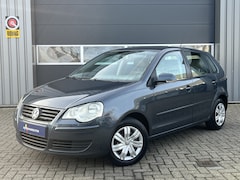 Volkswagen Polo - 1.4-16V Optive | Airco | Leer | All Season | 5-deurs | Interesse? Bel of App naar: 06 30 5