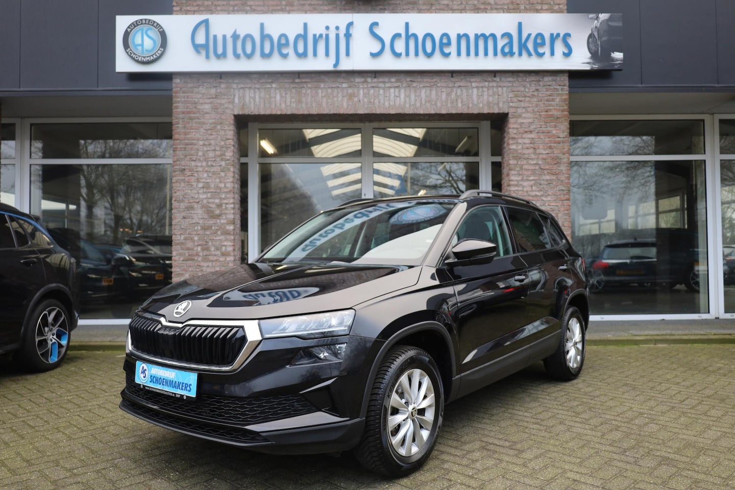 Skoda Karoq - 1.5 TSI ACT Business Edition Plus CAMERA CARPLAY DAB 2xPDC LMV NAVI CLIMA - AutoWereld.nl