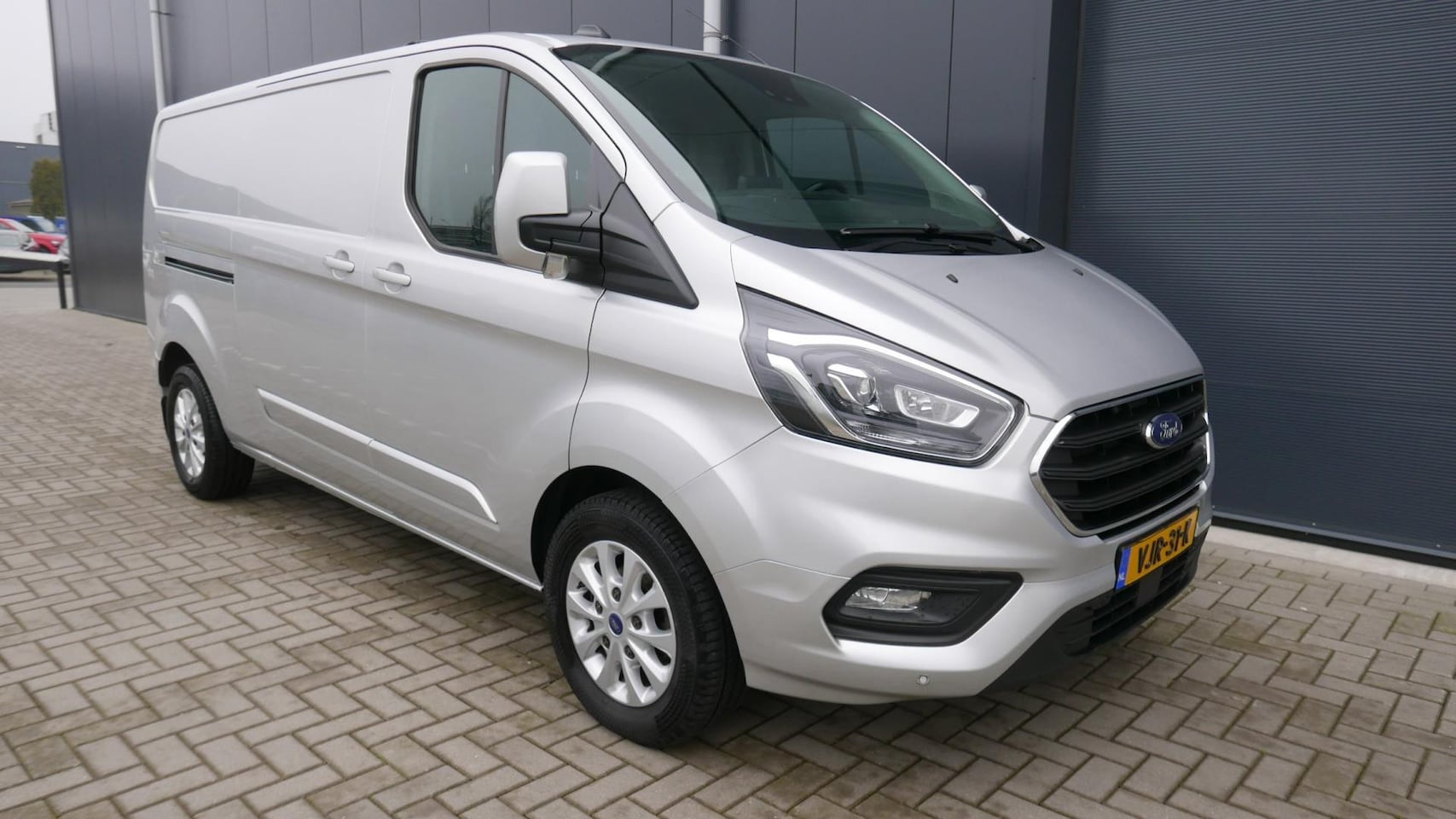 Ford Transit Custom - 300 2.0 TDCI 170 PK L2H1 LIMITED AUT,NAVI,DUBBELE SCHUIFDEUREN. - AutoWereld.nl