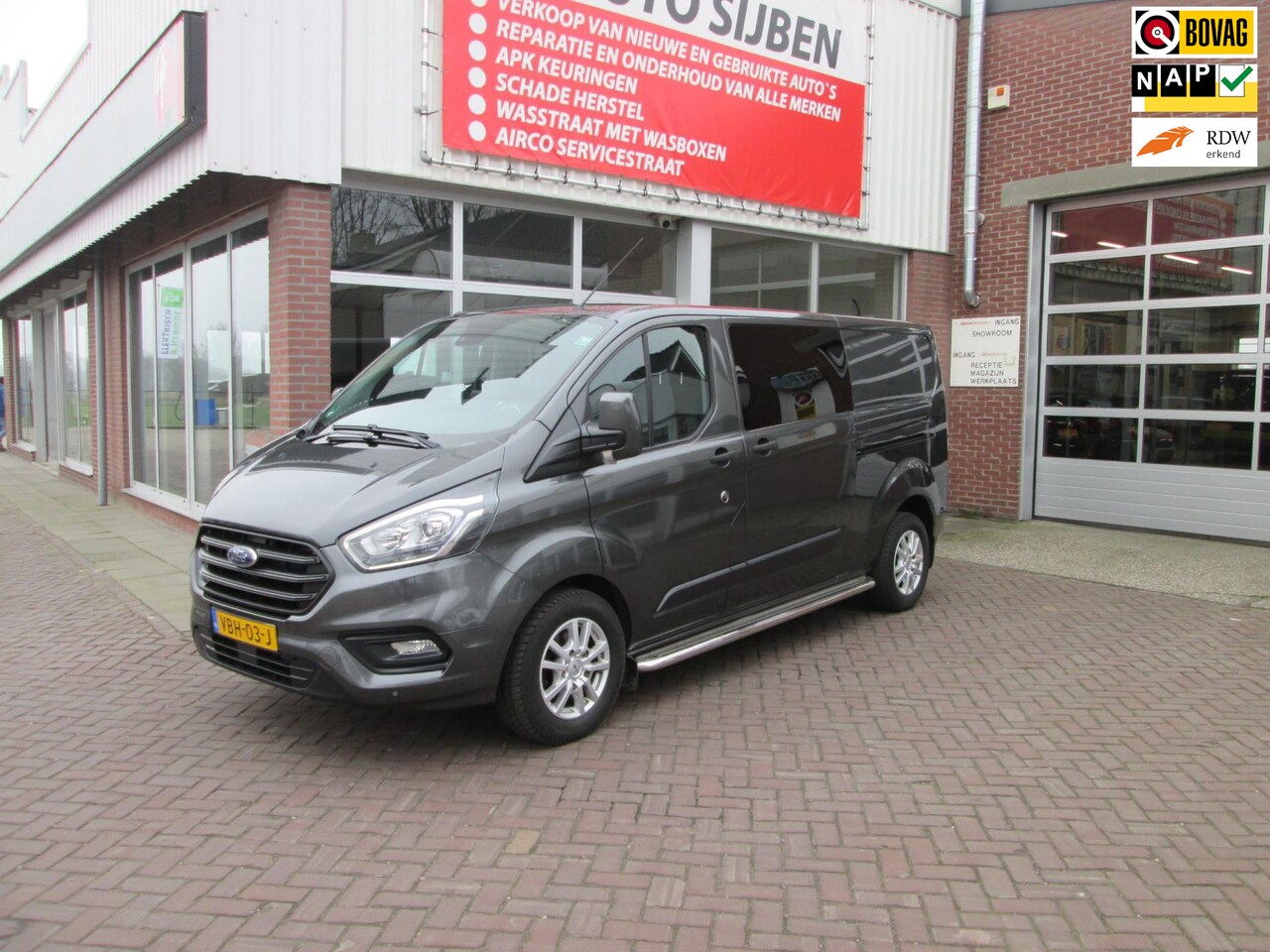 Ford Transit Custom - 320 2.0 TDCI L2H1 Trend DC / carplay / automaat / trekhaak - AutoWereld.nl