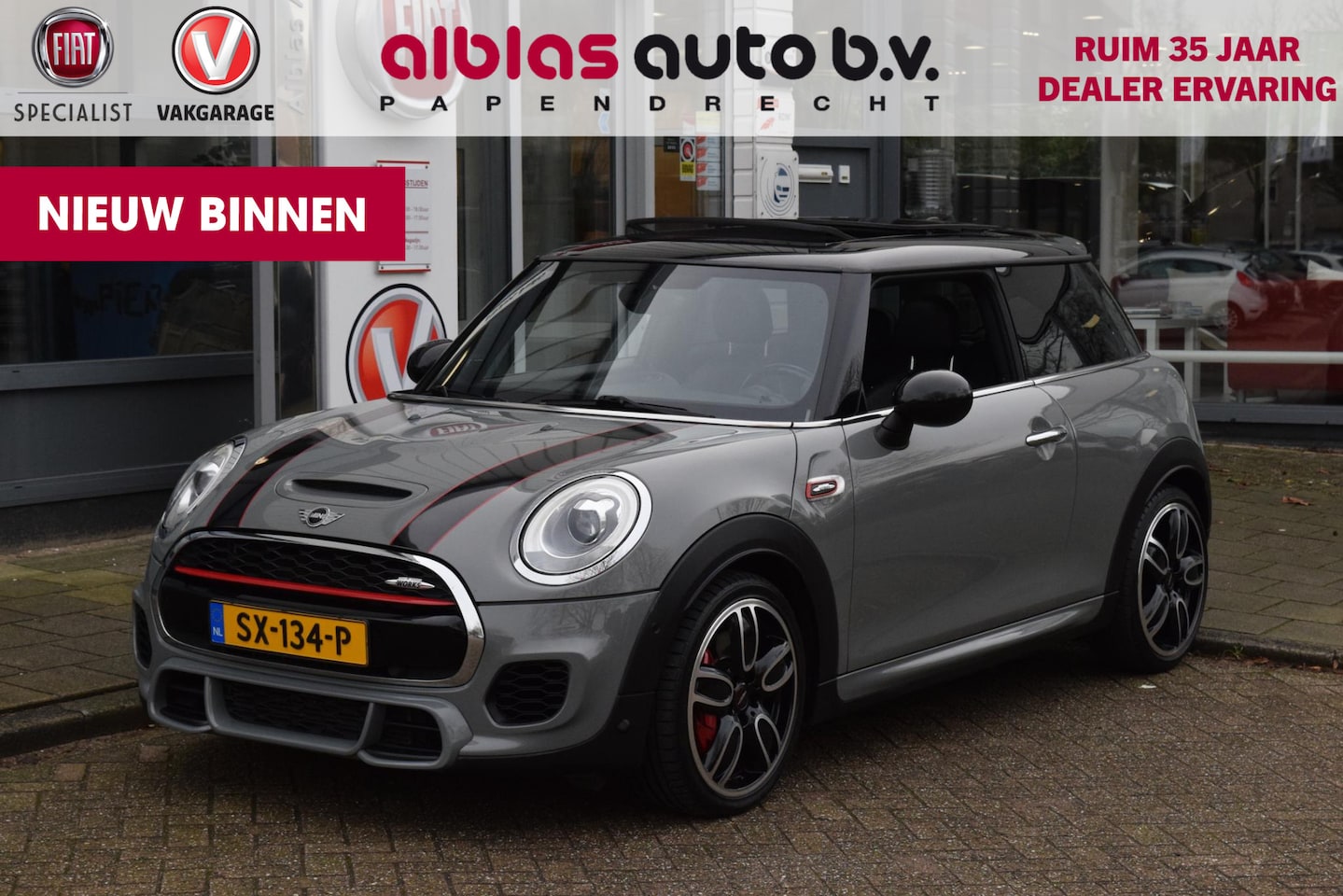 MINI John Cooper Works - Mini 2.0 JCW 231pk|Dak|Leer|HK|Camera|18" Mini Mini 2.0 John Cooper Works Chili - AutoWereld.nl