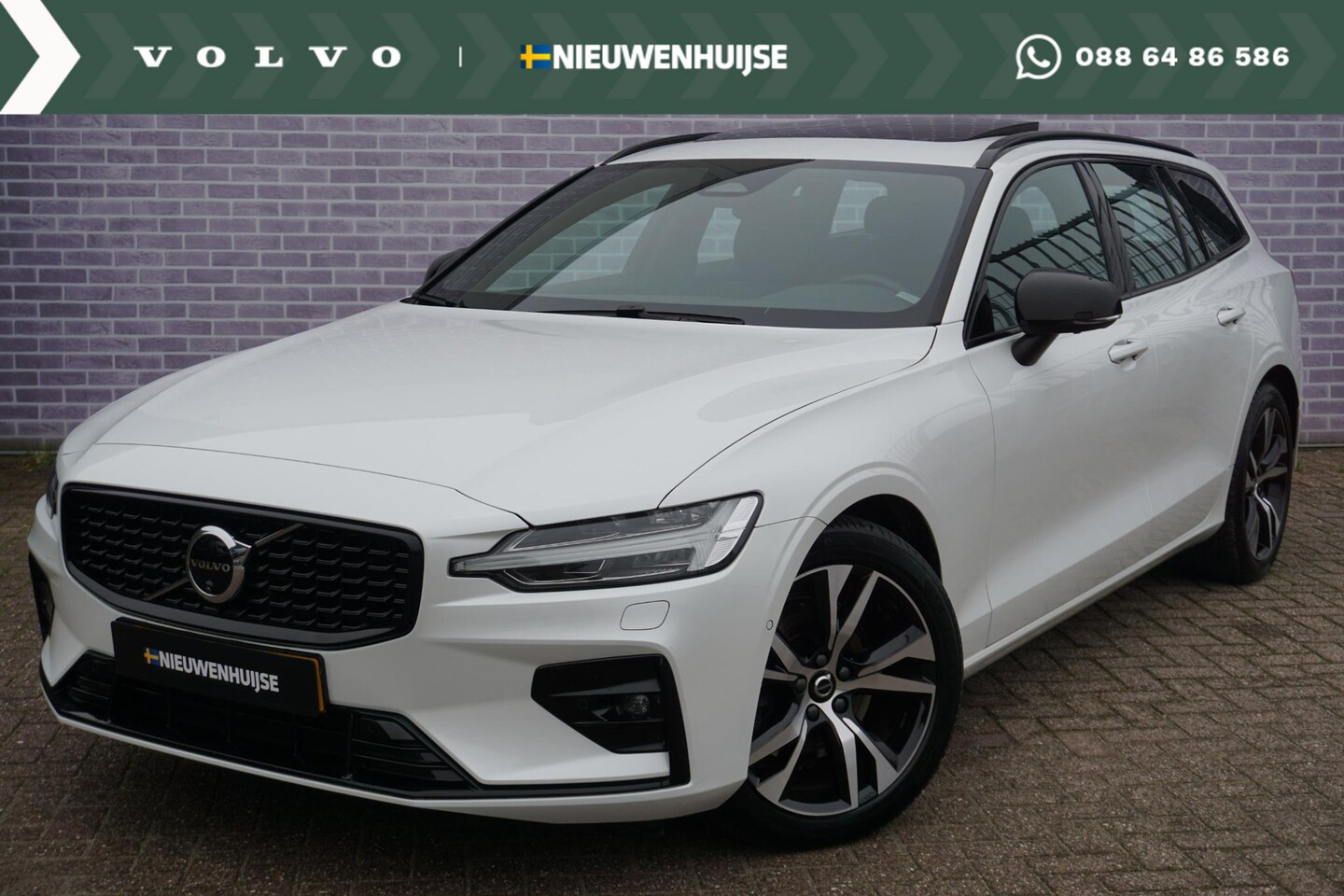 Volvo V60 - 2.0 B3 Plus Dark | Trekhaak | 360° | Sportstoelen | Harman/Kardon | Panorama Schuifdak | - AutoWereld.nl