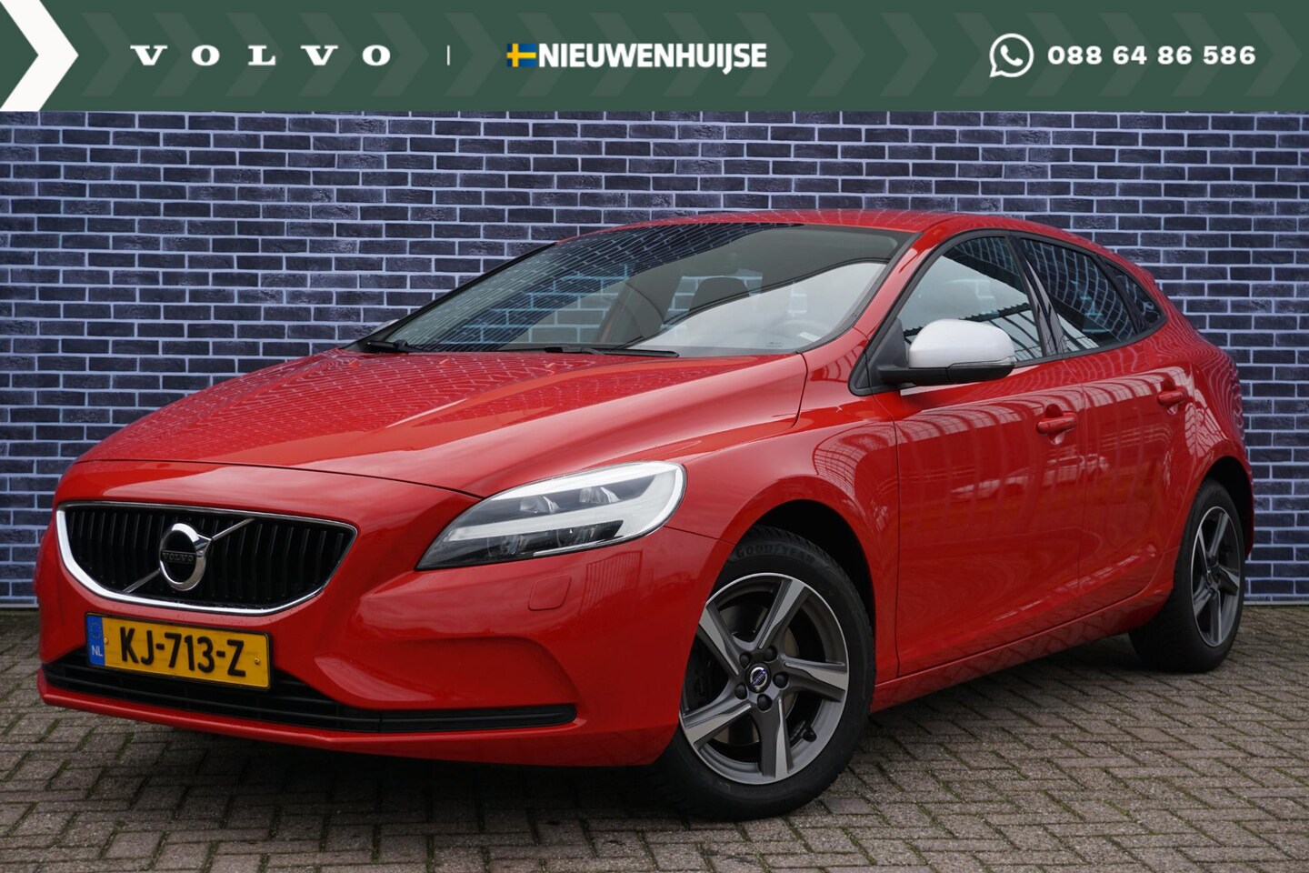 Volvo V40 - T2 Nordic+ | Nieuw Binnen | Full Led | Standkachel | Stoelverwarming | Verwarmbare voorrui - AutoWereld.nl