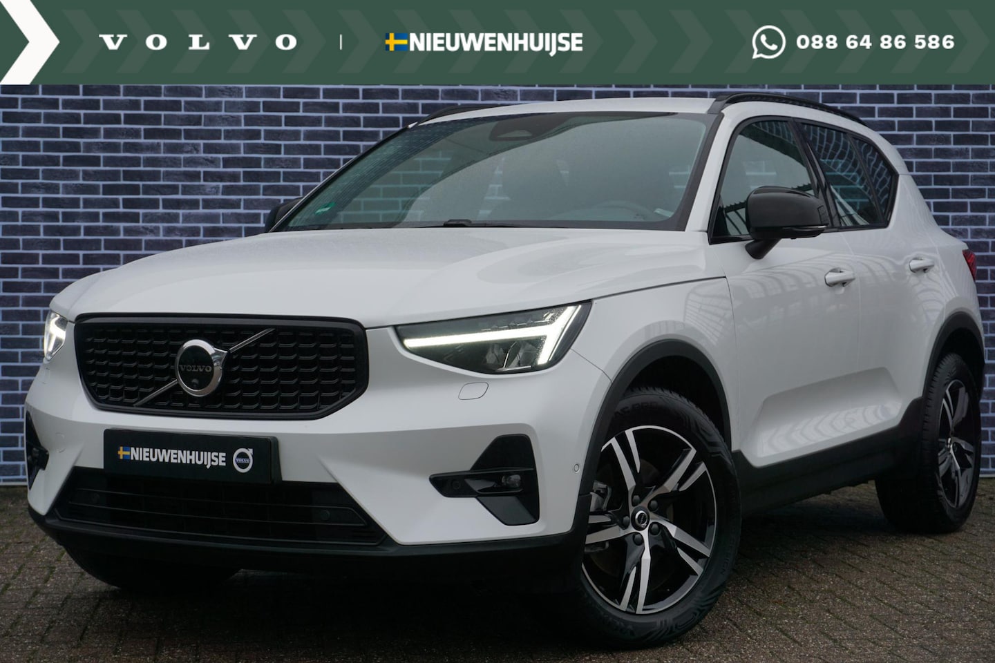 Volvo XC40 - 2.0 B3 Plus Dark | Trekhaak | Memory | Zitting verlengers | parkeersensoren vóór en achter - AutoWereld.nl