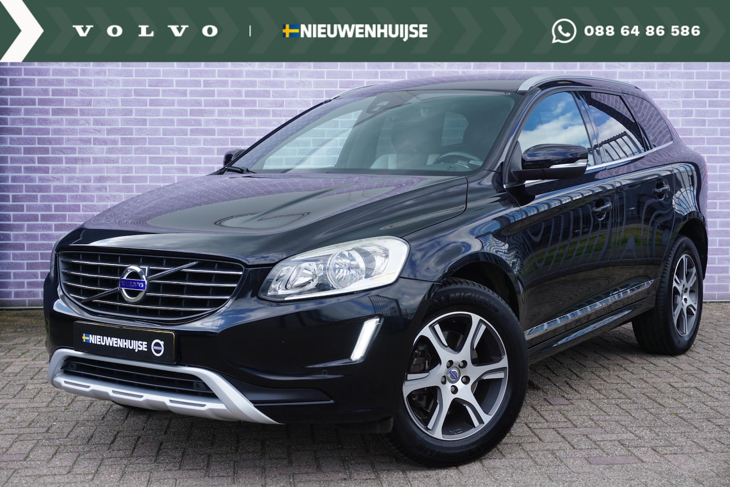 Volvo XC60 - 2.0 T5 FWD Summum | Stoelverwarming | Keyless entry/start | Parkeersensoren V+A | Parkeerc - AutoWereld.nl