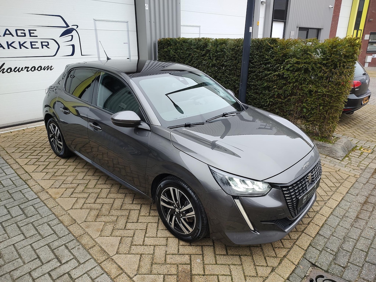 Peugeot 208 - 1.2 PureTech Allure 100PK Digitaal-Cockpit Led Panoramadak Carplay-Navi 360-Camera Stoelve - AutoWereld.nl