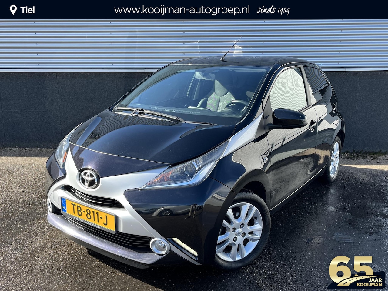 Toyota Aygo - 1.0 12V VVT-I 5RS X-Joy Incl: Navigatie, LM velgen Parkeerhulpcamera, Climate control - AutoWereld.nl