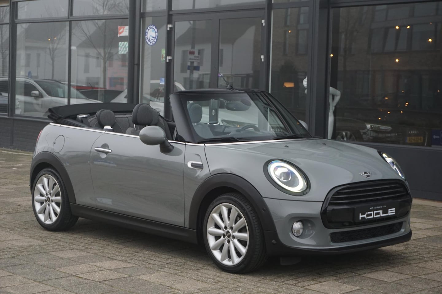 MINI Cabrio - Mini 1.5 Cooper | facelift | LED - AutoWereld.nl