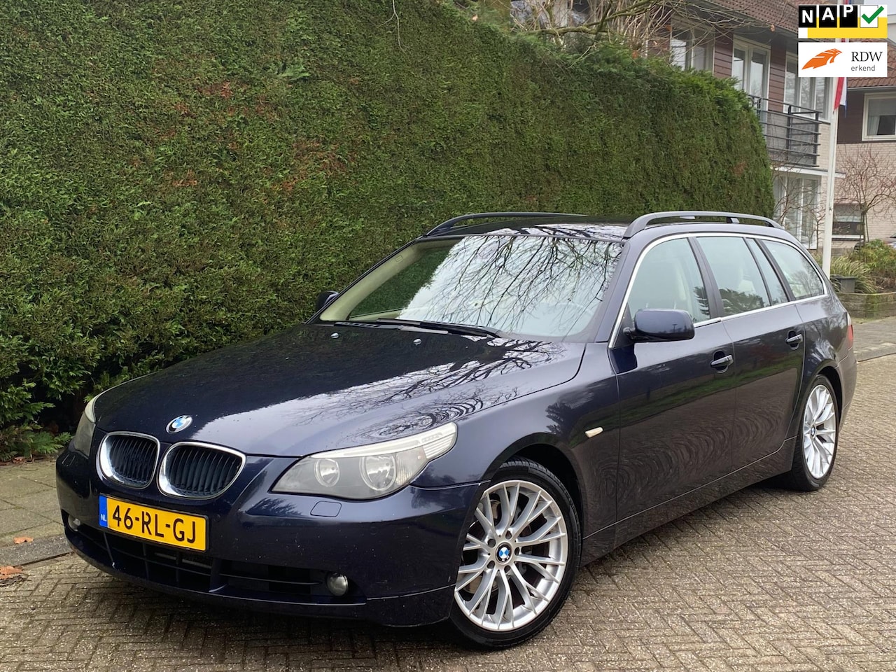 BMW 5-serie Touring - 525i AUTOMAAT/RIJDT SUPER/NETTE AUTO/PDC - AutoWereld.nl