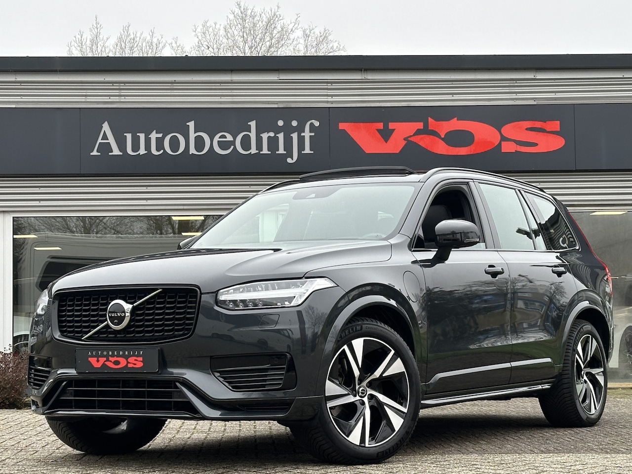 Volvo XC90 - 2.0 T8 Recharge AWD R-Design 7p. | Luchtvering | Panodak | HUD | H&K - AutoWereld.nl