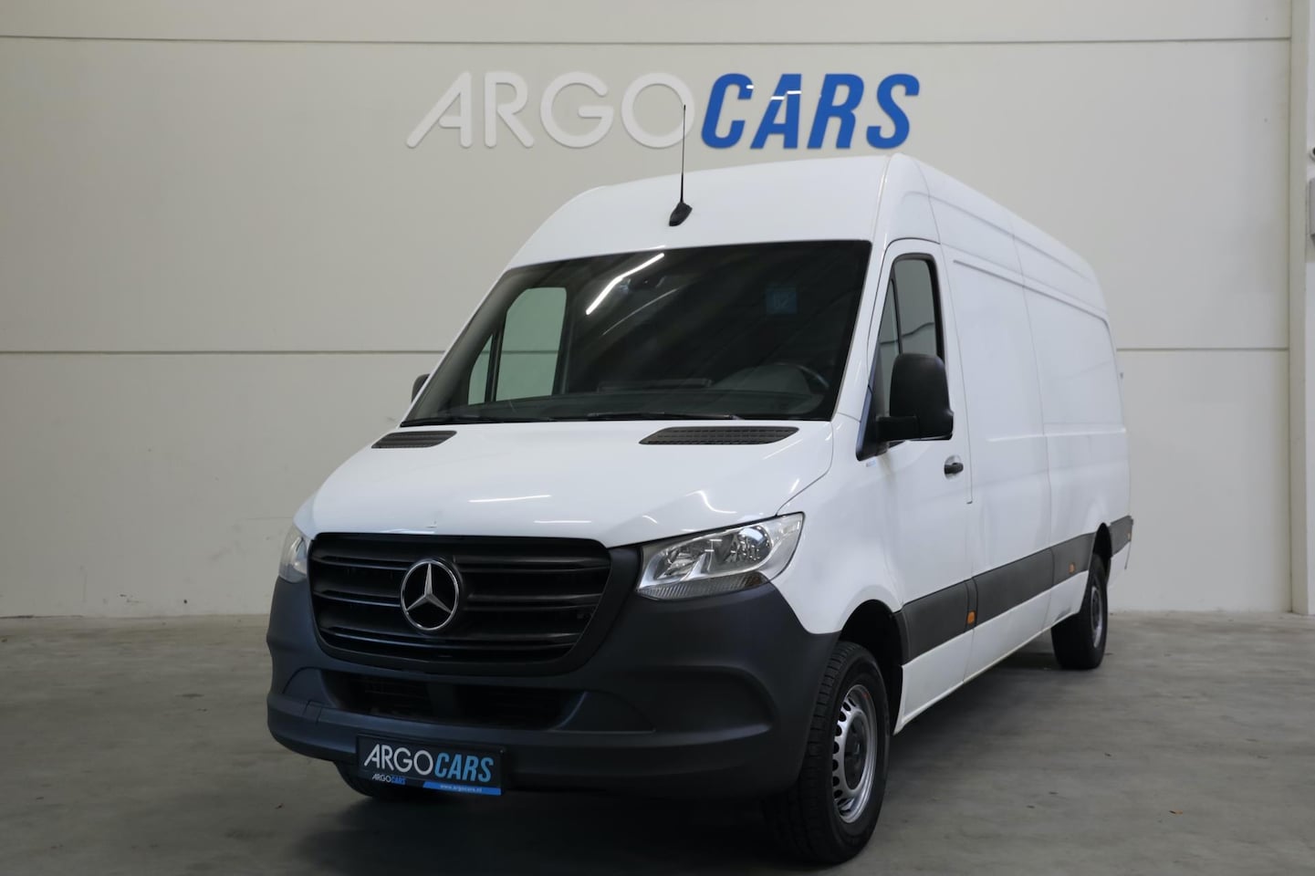 Mercedes-Benz Sprinter - 317 CDI AUTOMAAT L3/H2 RWD CAMERA CLIMA/ AIRCO TREKHAAK LEDER MBUX CARPLAY LEASE V/A € 178 - AutoWereld.nl