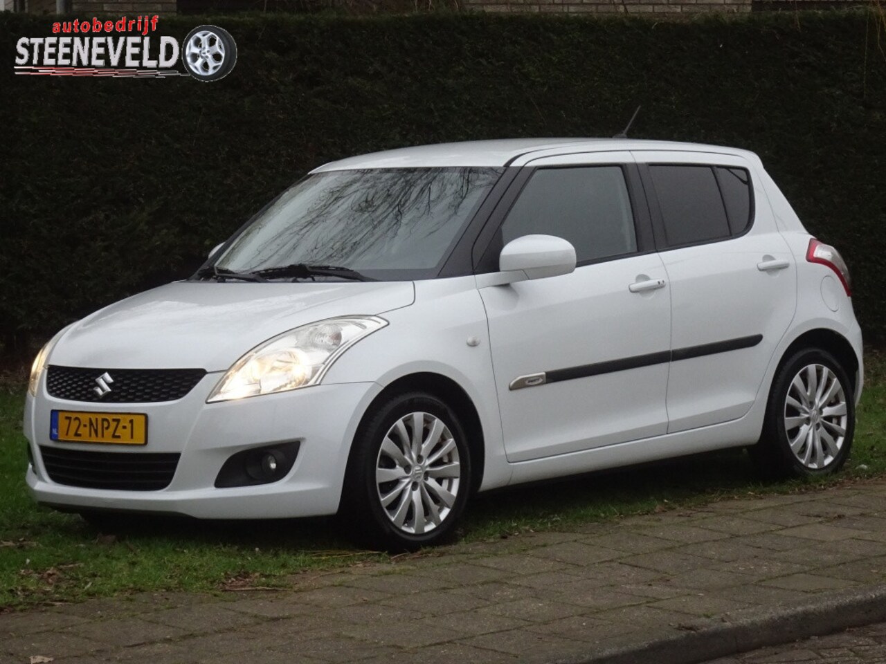 Suzuki Swift - 1.2 Exclusive Met CruiseControl en ClimateControl - AutoWereld.nl