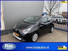 Toyota Aygo - 1.0 VVT-i x-play AIRCO / CAMERA / CARPLAY / INCL BTW / 1E EIGENAAR / NEDERLANDSE AUTO