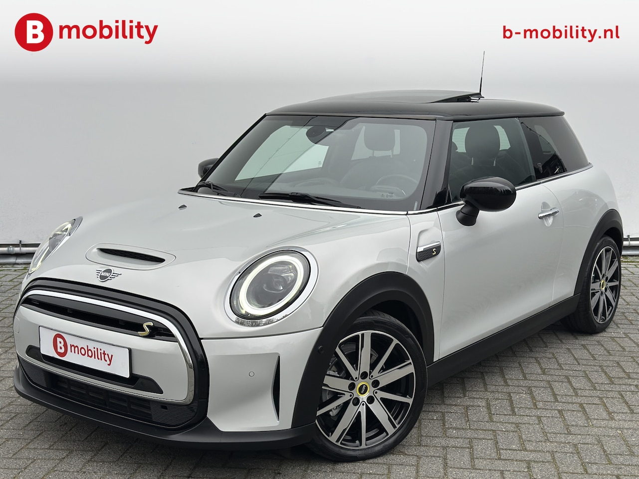 MINI Mini-Electric - SE Yours 33 kWh Panoramadak Leer | Sportstoelen | Apple CarPlay | Warmtepomp | Snelladen - AutoWereld.nl