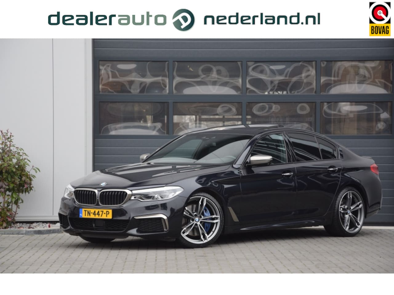 BMW 5-serie - M550i xDrive High Executive | Schuifdak | Harman Kardon | 360 Ca - AutoWereld.nl