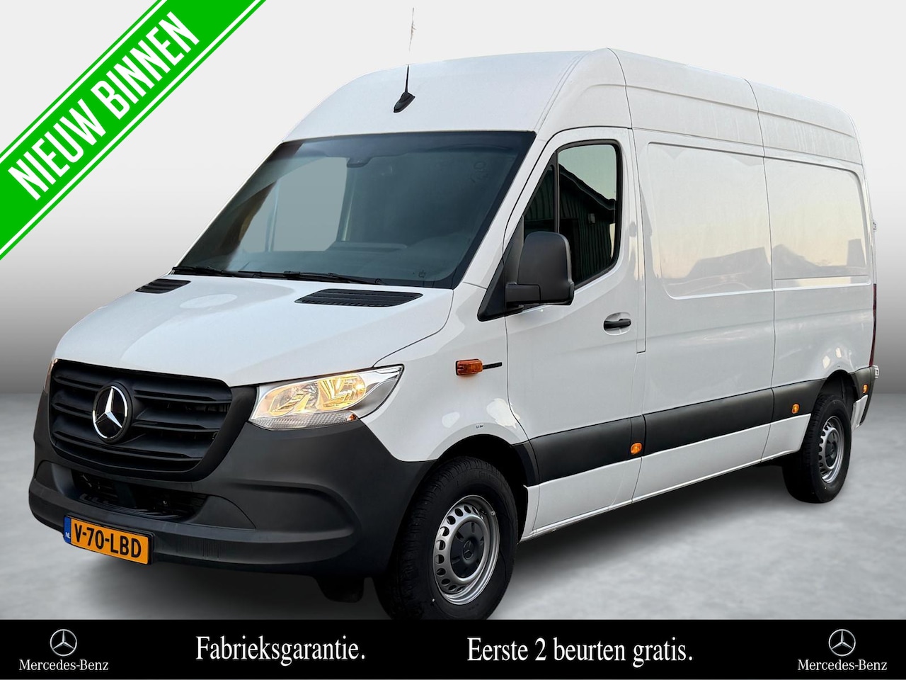 Mercedes-Benz eSprinter - eSprinter L2H2 55 kWh NP € 73.500,- / NIEUW! | Stoelverwarming | Camera | 3P | Bluetooth | - AutoWereld.nl