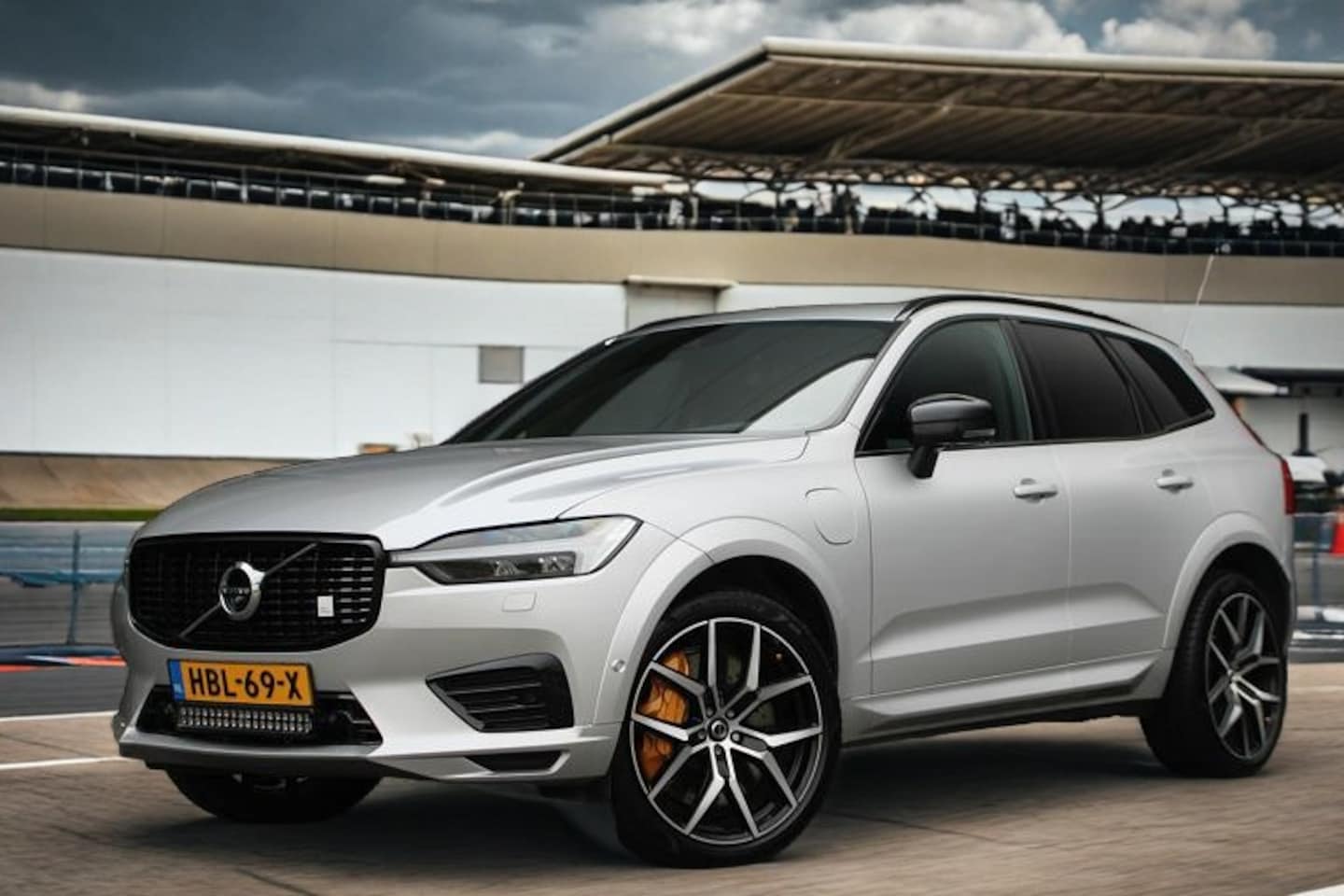 Volvo XC60 - T8 AWD Polestar Engineered 455pk | 360° Camera | Harman/Kardon | Head-up display | Lightin - AutoWereld.nl