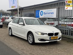 BMW 3-serie - 320i EffDyn High Exec. | Automaat | NAP |