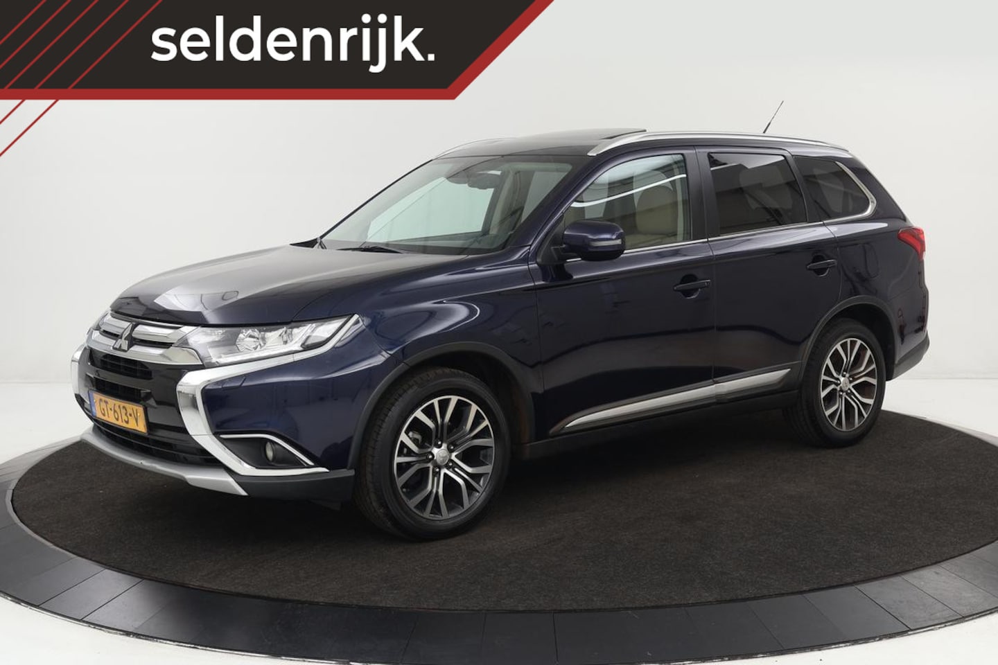 Mitsubishi Outlander - 2.0 Instyle 4WD 7-persoons | Leder | Adaptive cruise | Stoelverwarming | Schuifdak | Navig - AutoWereld.nl