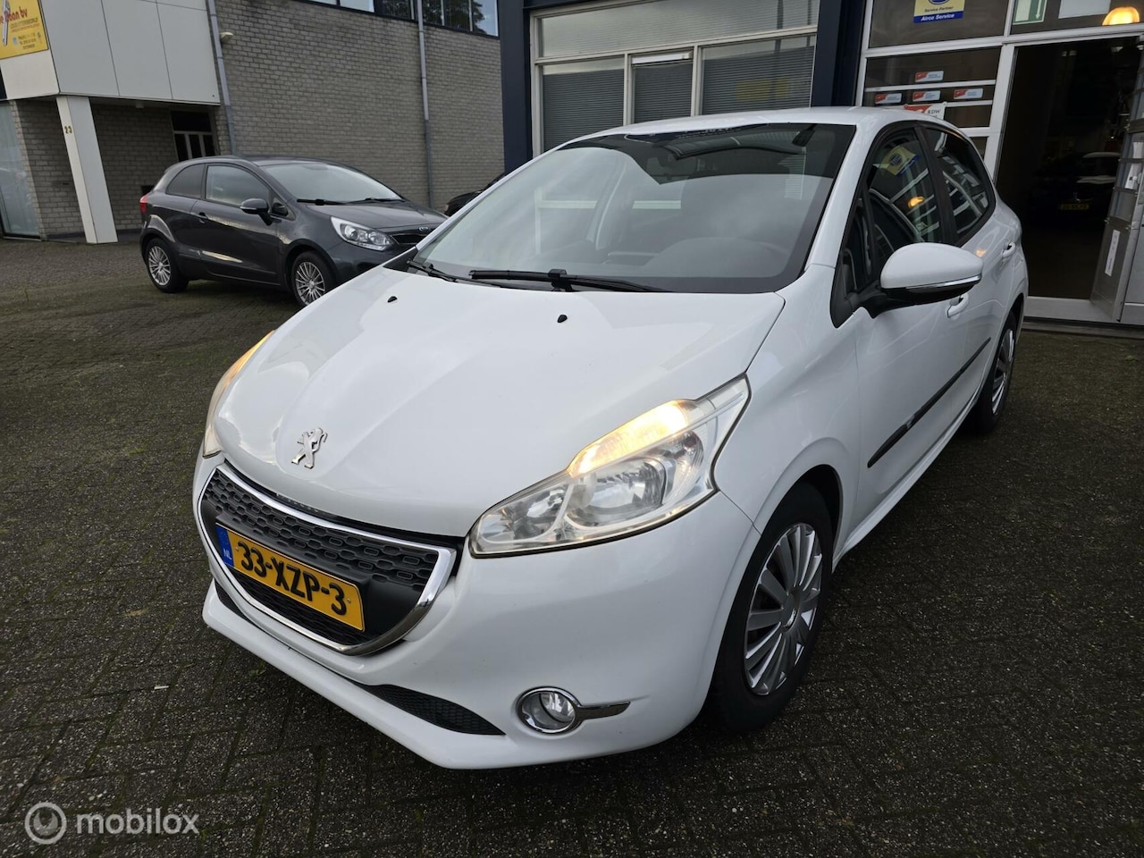 Peugeot 208 - 1.2 VTi Access/Navigatie/Nieuwe koppelingsset - AutoWereld.nl